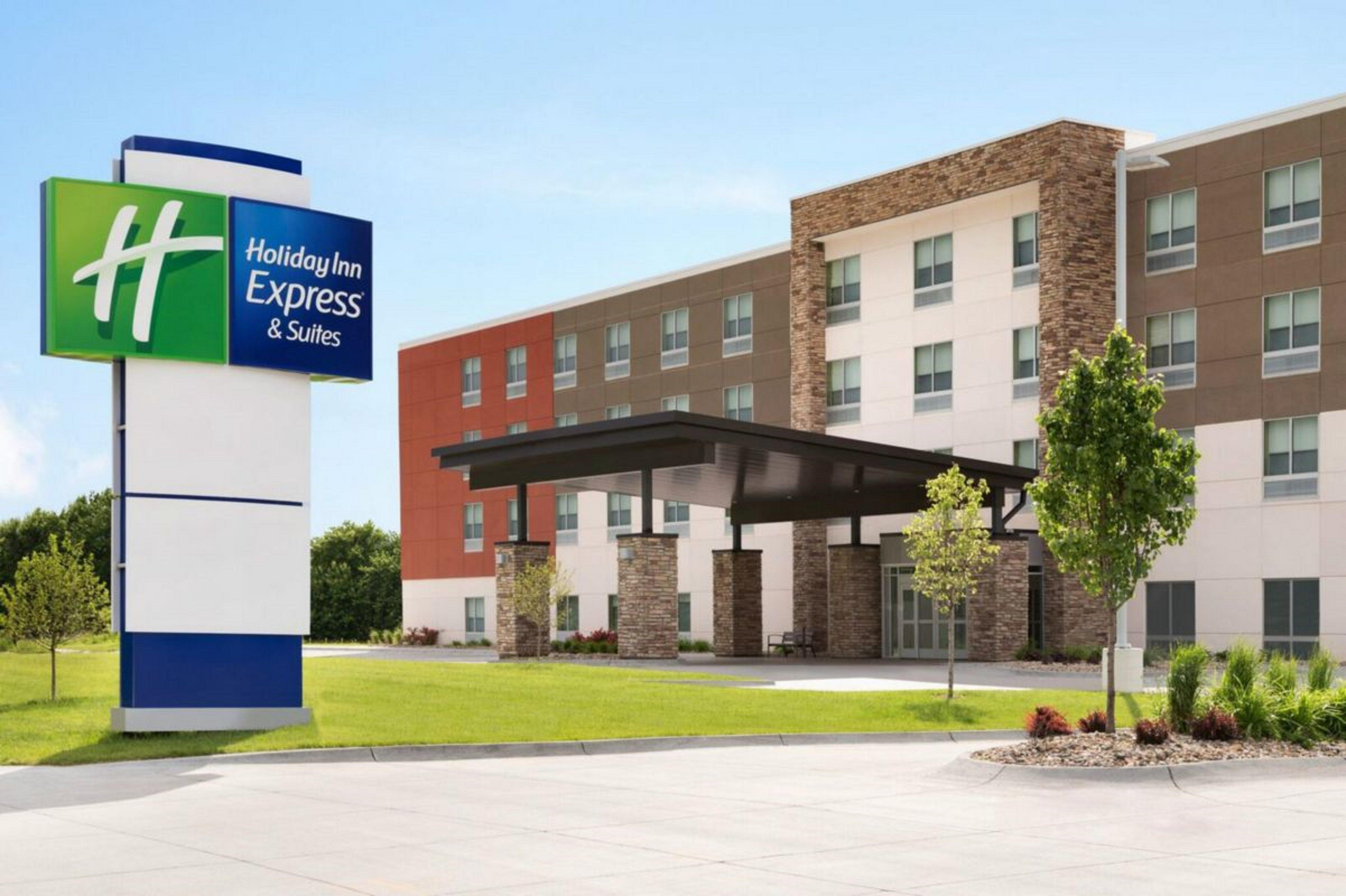 Holiday Inn Express & Suites Ft Myers Beach-Sanibel Gateway By Ihg Fort Myers Beach Esterno foto
