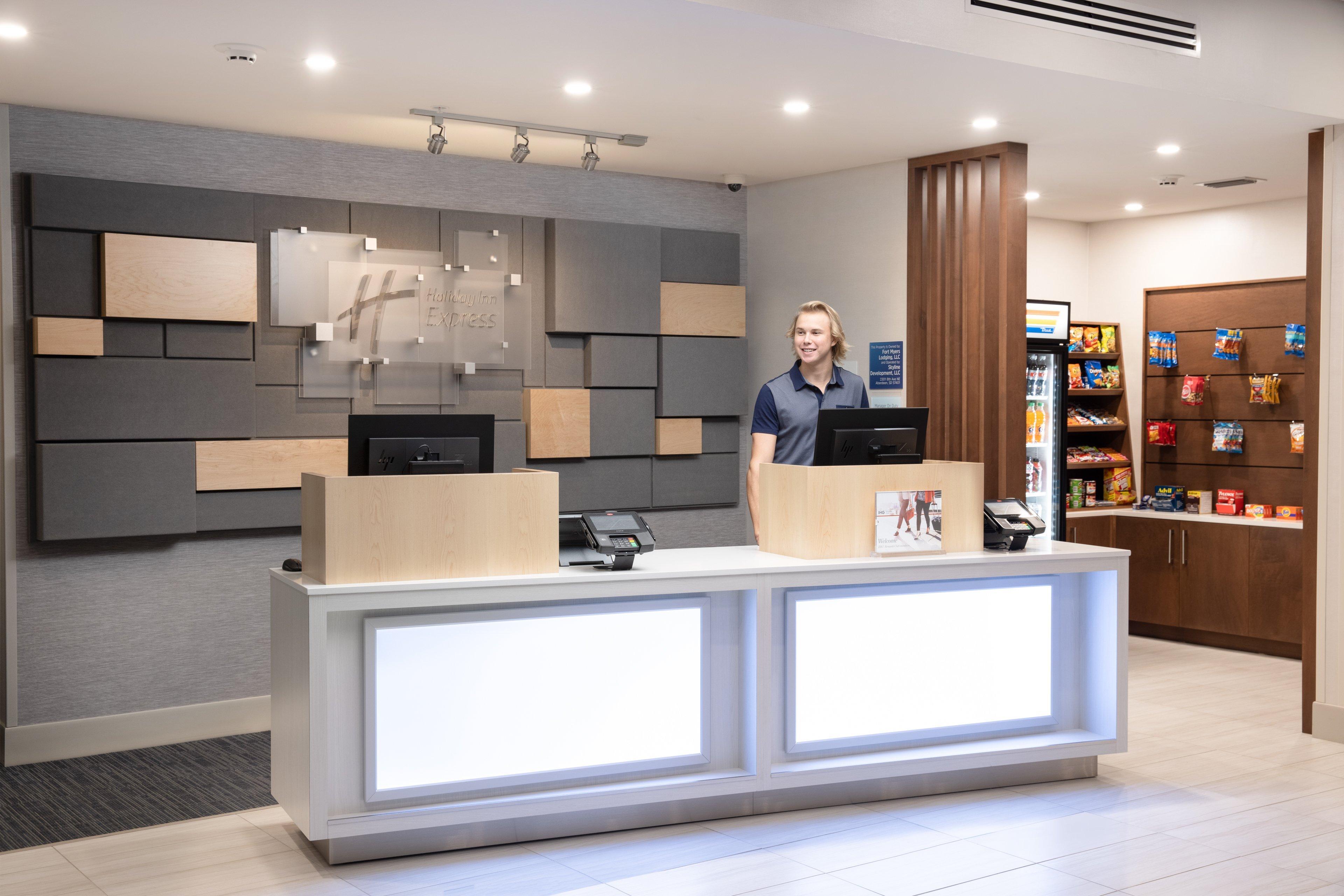 Holiday Inn Express & Suites Ft Myers Beach-Sanibel Gateway By Ihg Fort Myers Beach Esterno foto