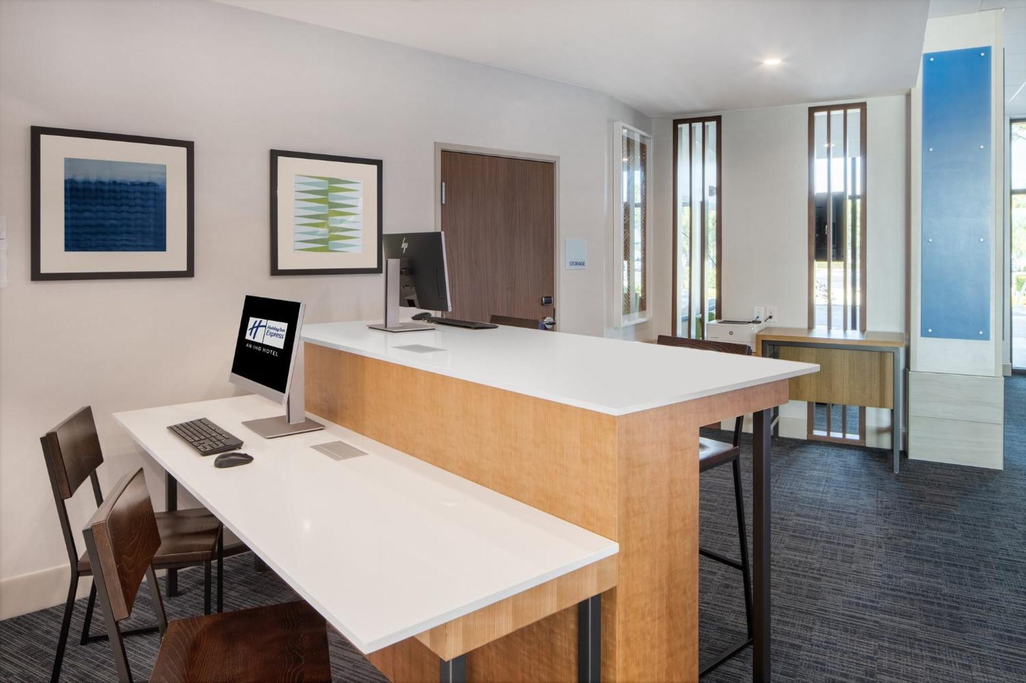 Holiday Inn Express & Suites Ft Myers Beach-Sanibel Gateway By Ihg Fort Myers Beach Esterno foto